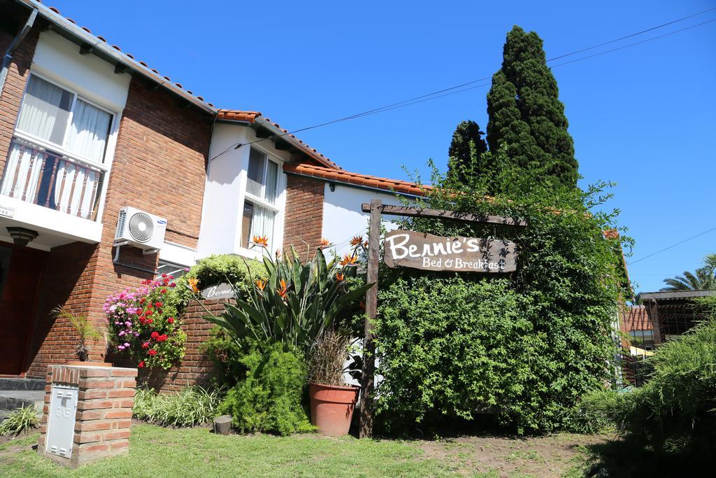 Bernie'S Bed & Breakfast , A 3 Kilometros Del Aerop Ezeiza, Van ,In-Out, Free Ezeiza Airport Kültér fotó